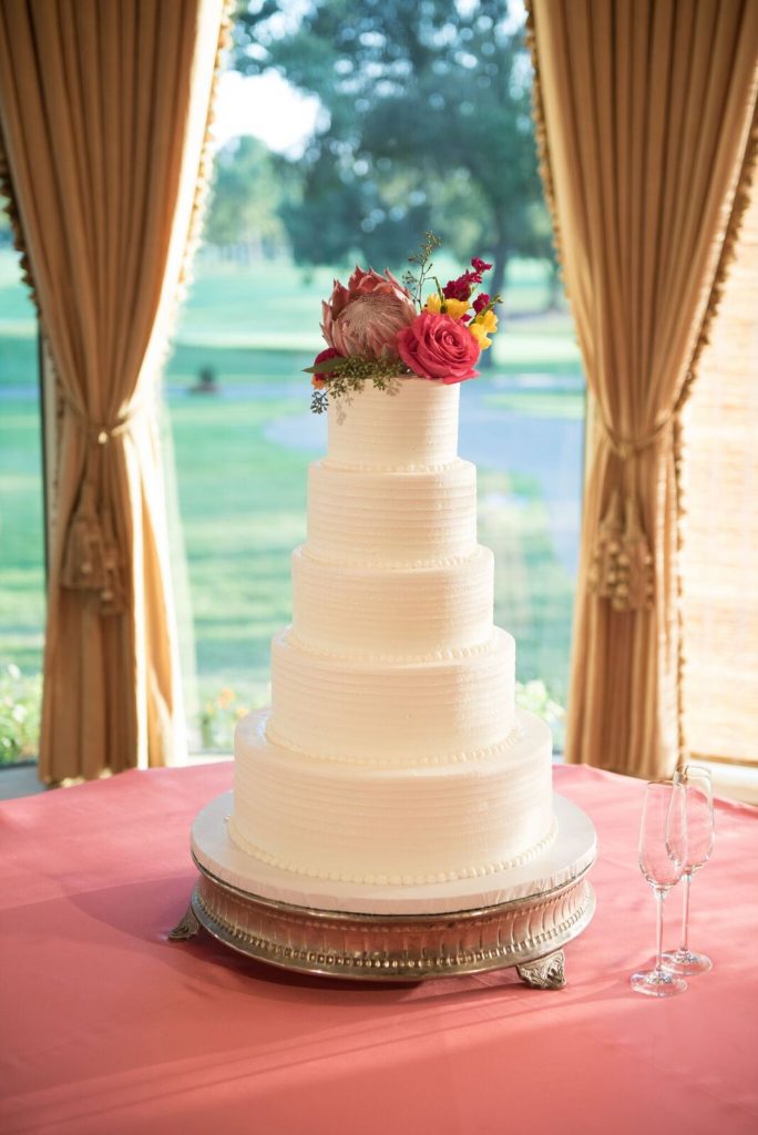 Brook Hollow Country Club Wedding Cake Photo