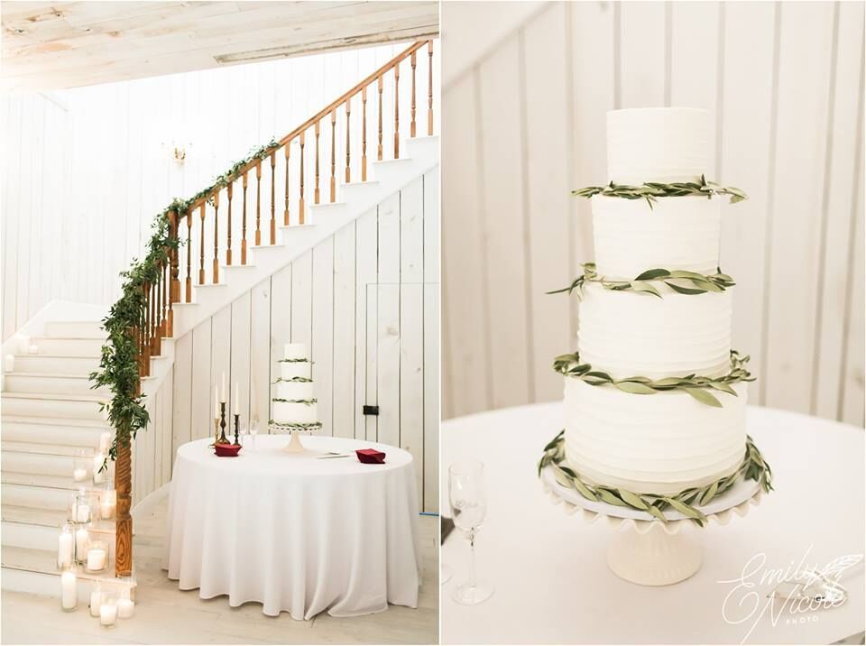 Elegant Barnyard Wedding Cake Photo
