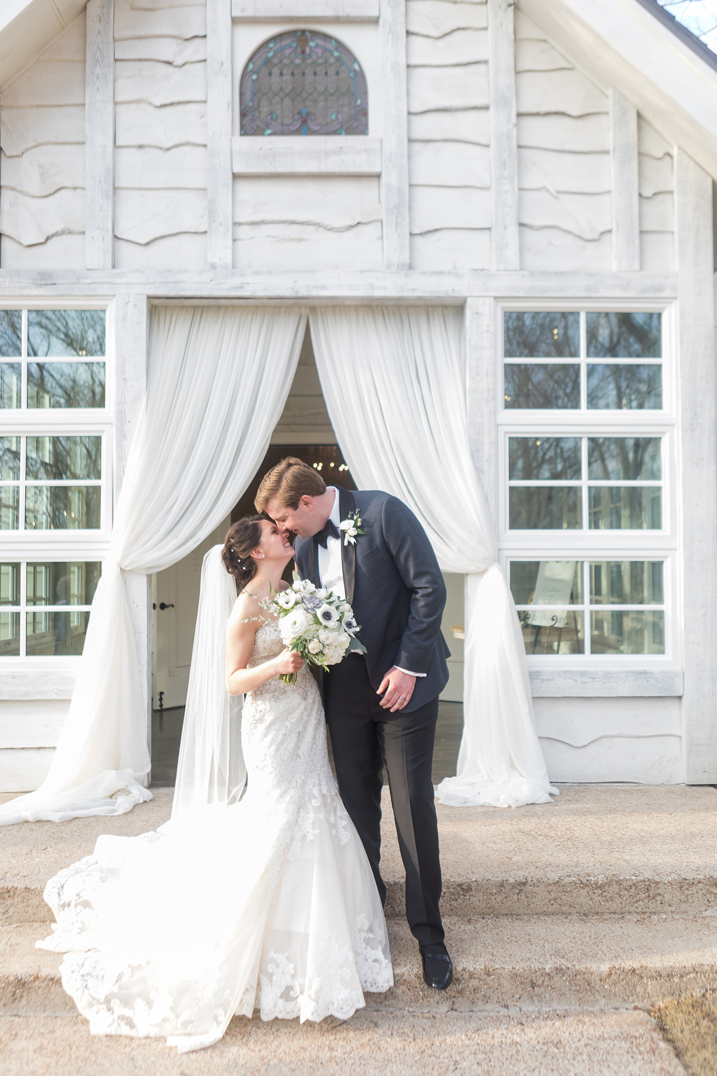 Texas Wedding Planning: A Stylish Soiree | Cristina + Nick's Wedding Day