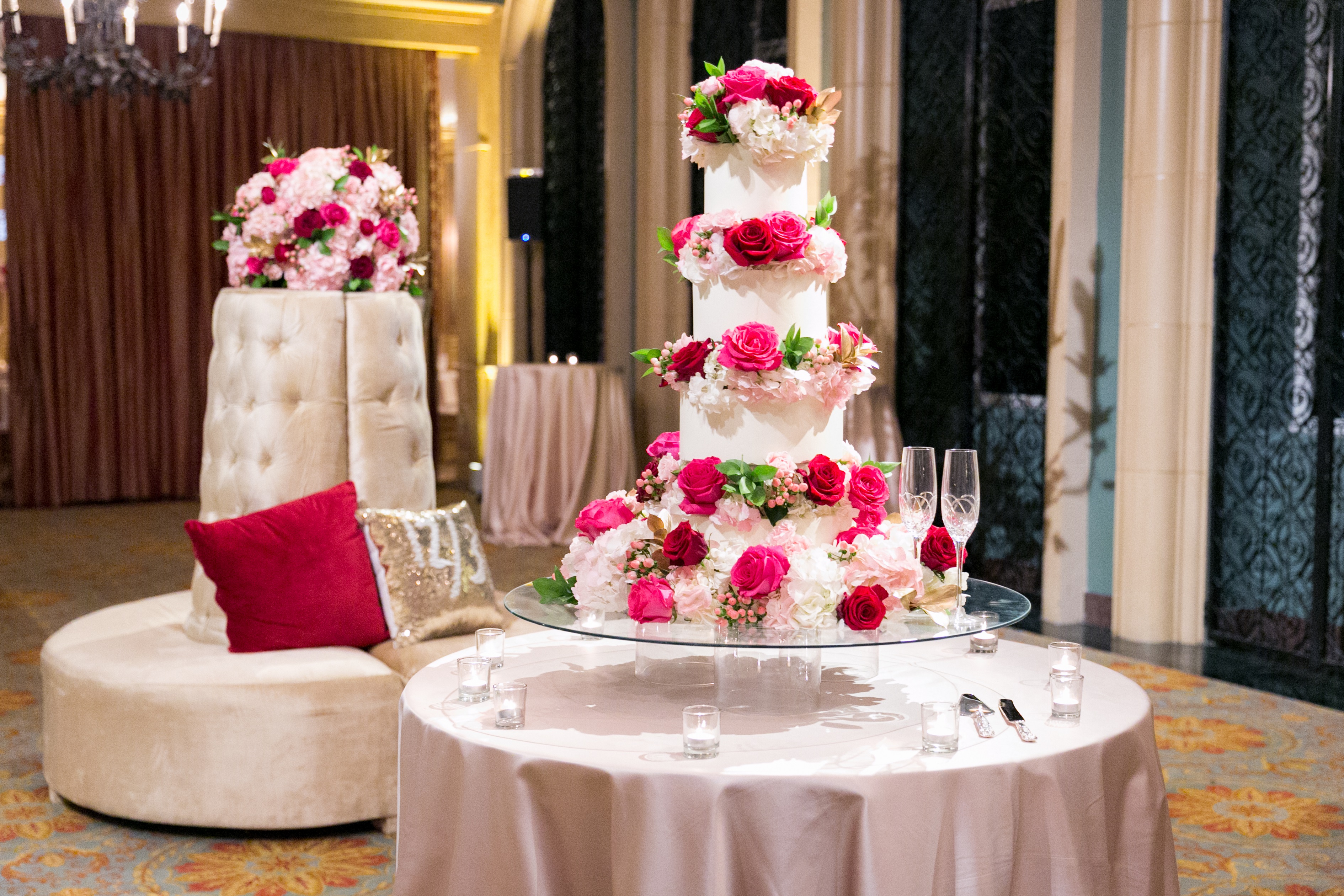 fort worth club wedding cake with roses